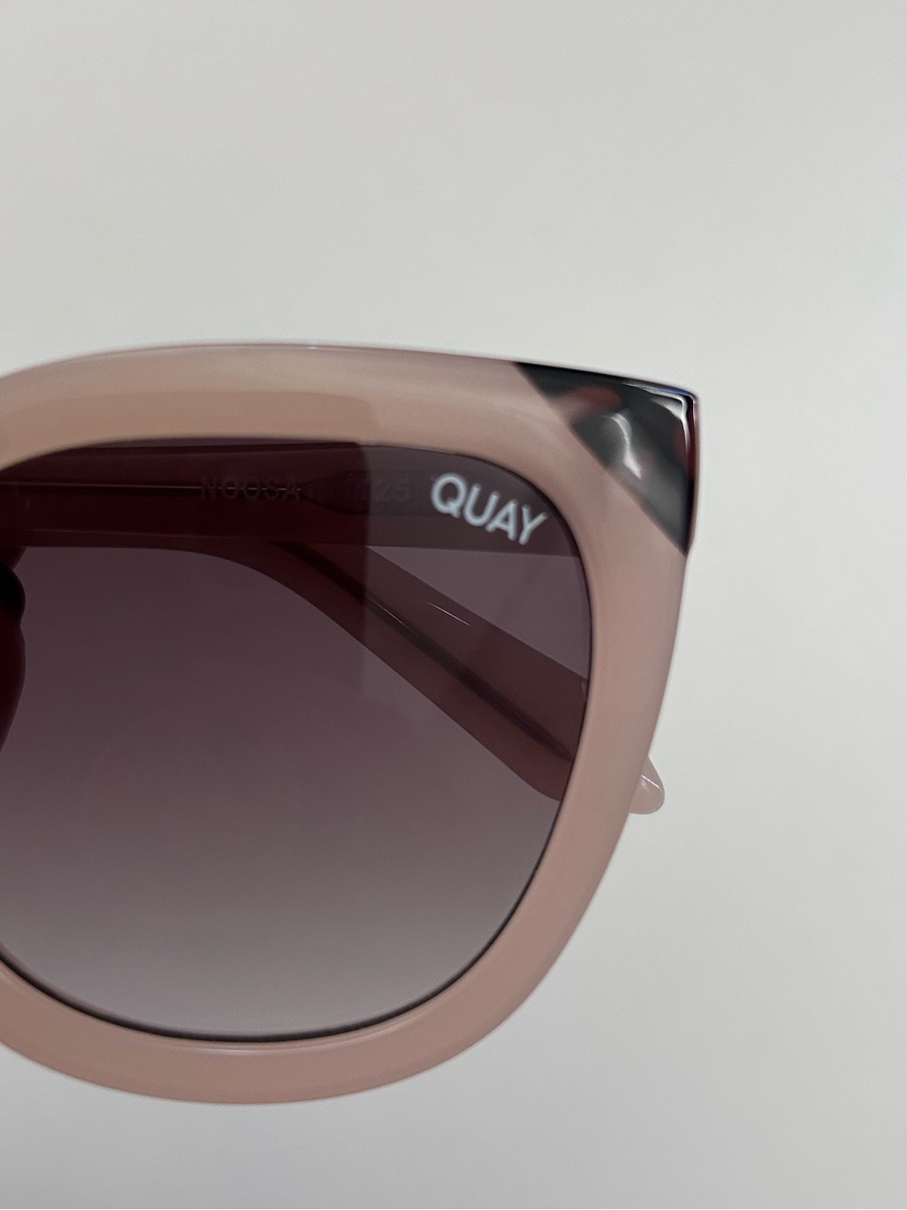 Quay Australia Noosa Pink Cat Eye Round Frame Sunglasses, Tortoiseshell Tips - Picture 4 of 6